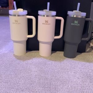 NEW Stanley Tumbler THE QUENCHER H2.0 FLOWSTATE™ TUMBLER | 40 OZ- Off White